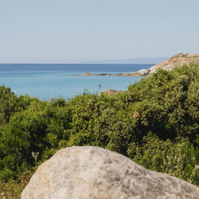 Piscine à débordement de l'hôtel 5 étoiles à Ile Rousse